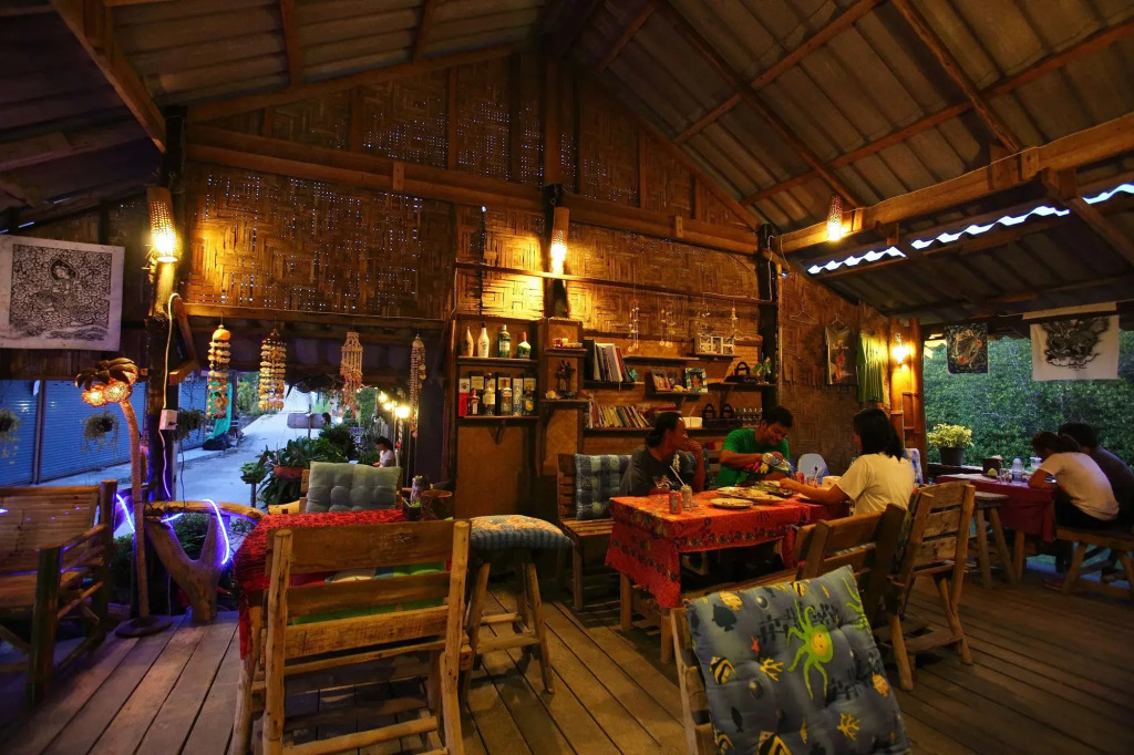 PP Red Tuna Hut