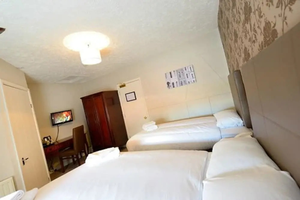 Savoy Country Inn