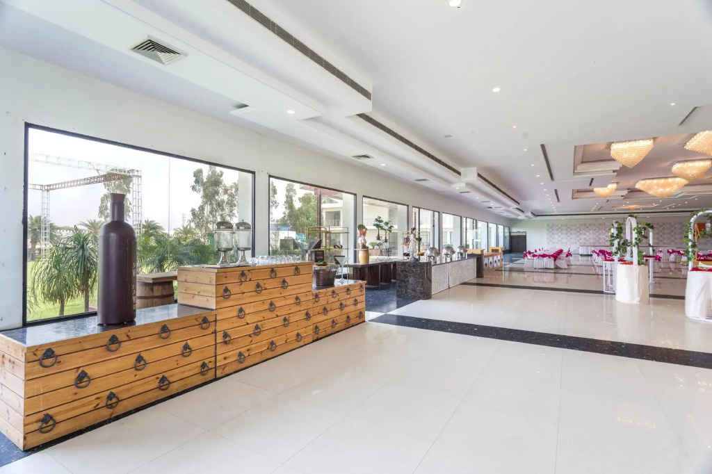 MM Continental Hotel