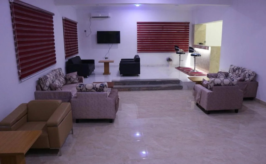 Roses Regency Hotel & Suites