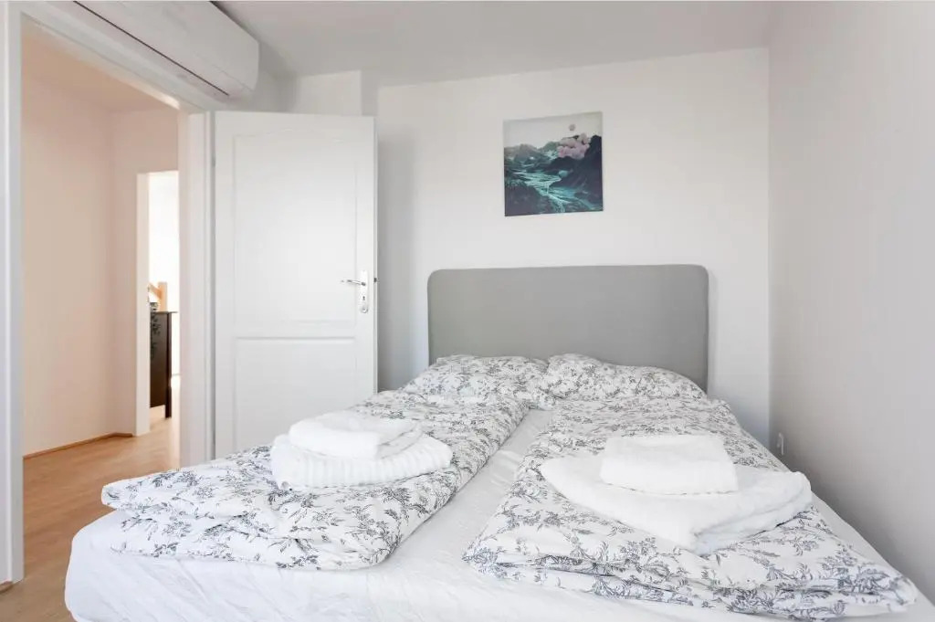 N46 · Penthouse near Schoenbrunn. Amazing Terrace! N46