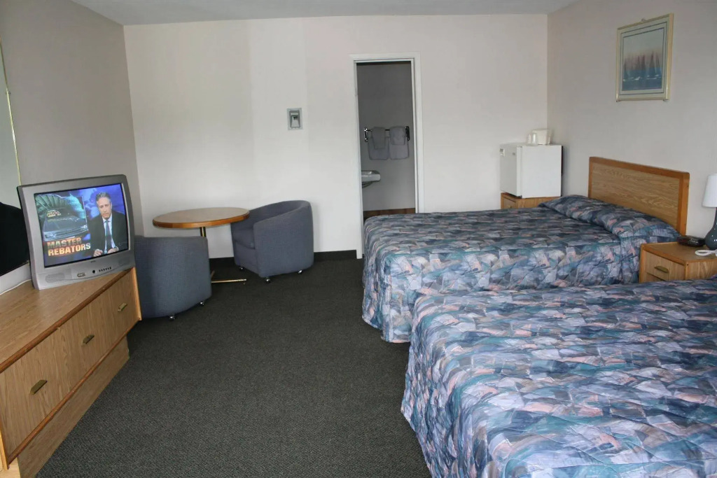 Tropicana Inn