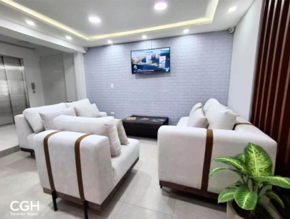 Hotel CGH Travel INN Airport
