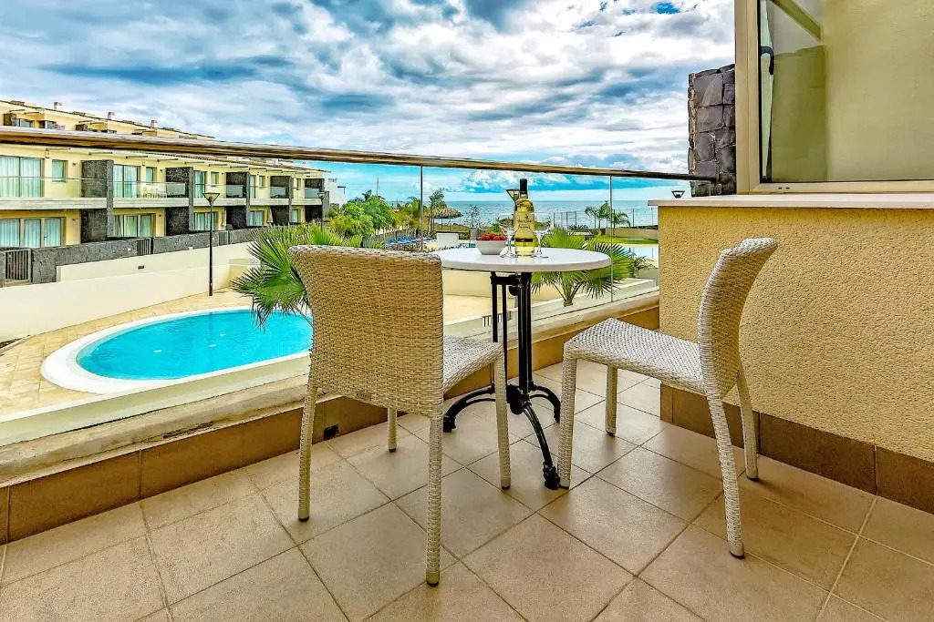 Townhouse 2 bedrooms on the first line