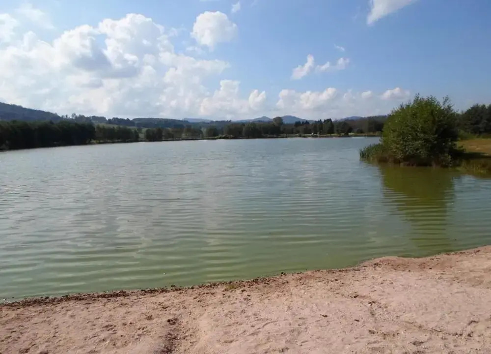 Lakefront Glamping w/ Pets