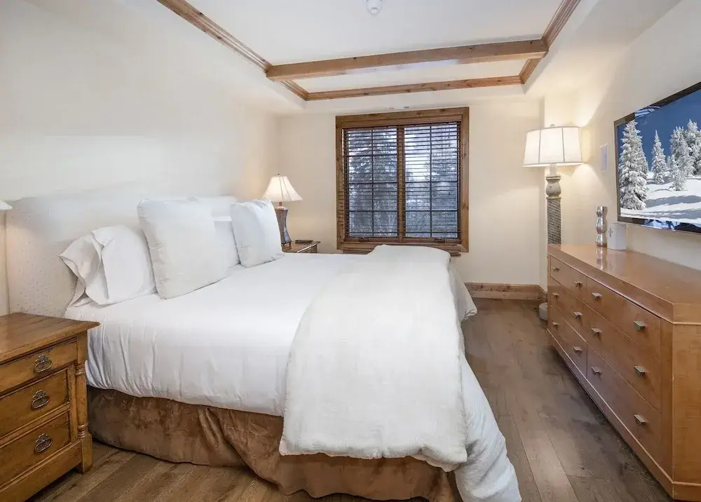 Vail Mountain View #402 4 Bedroom Condo