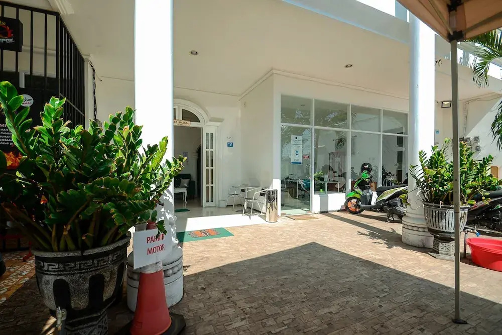 Airy Eco Syariah UNESA Ketintang Madya 151 Surabaya