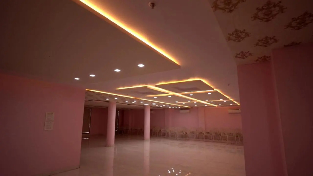 Raas Mahal-Hotel In Jaipur Near Tourist Places