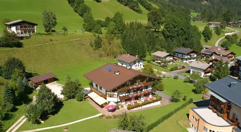 Hotel Dorfcafe Unken
