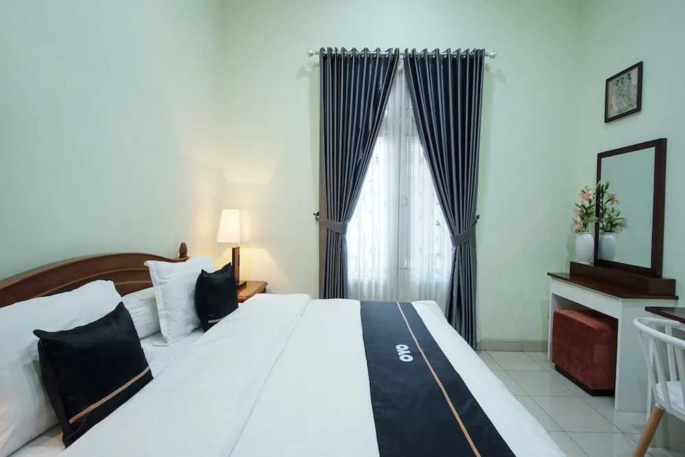 Just 11 Boutique Syariah Mitra RedDoorz near UGM Yogyakarta