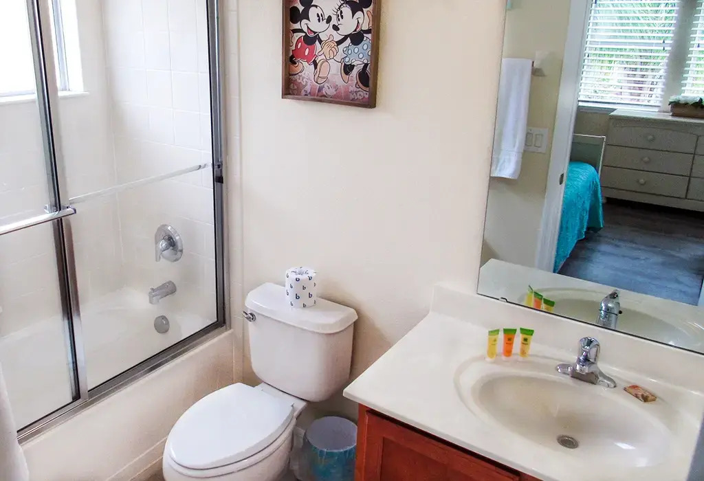 4-Bed Villa with Aquatic Themed Pool & Poolside TV, Kissimmee, US