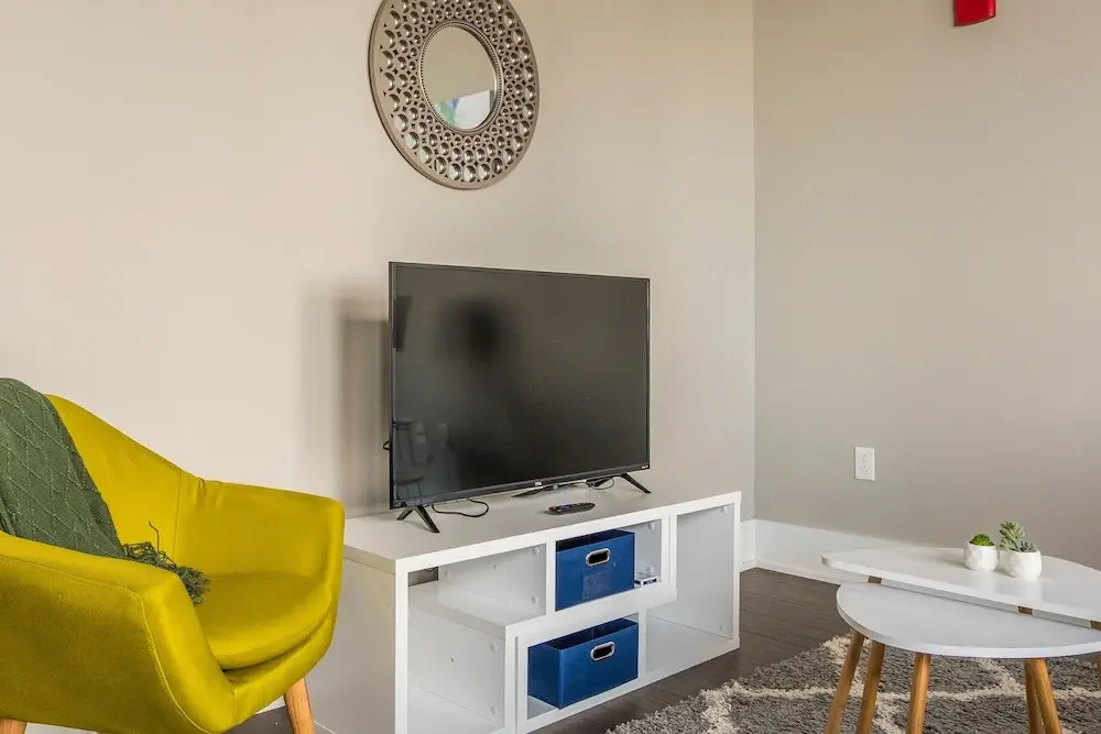 1 BR with Balcony and City Views by Frontdesk