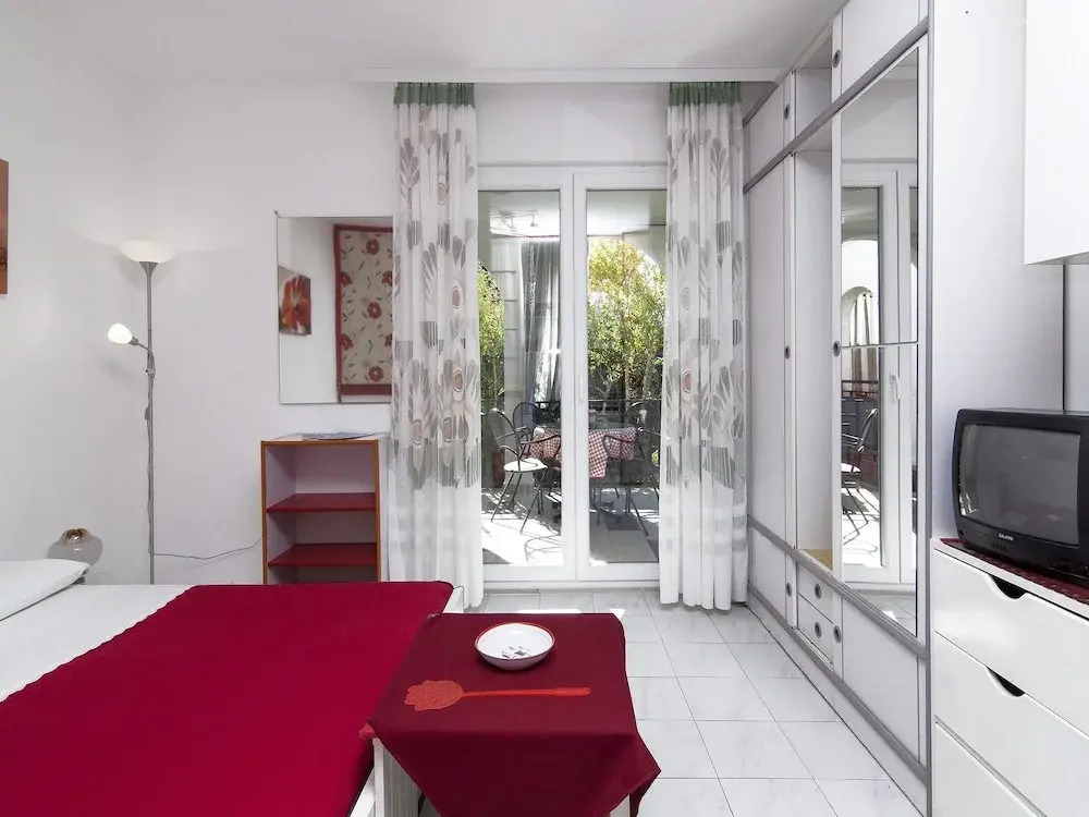 Apartments Amfora Valbandon