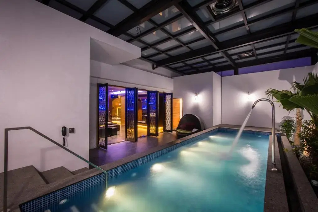 U-Her Hotel
