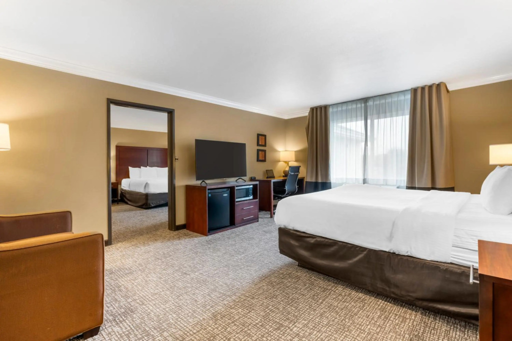 Comfort Inn & Suites Redwood Country