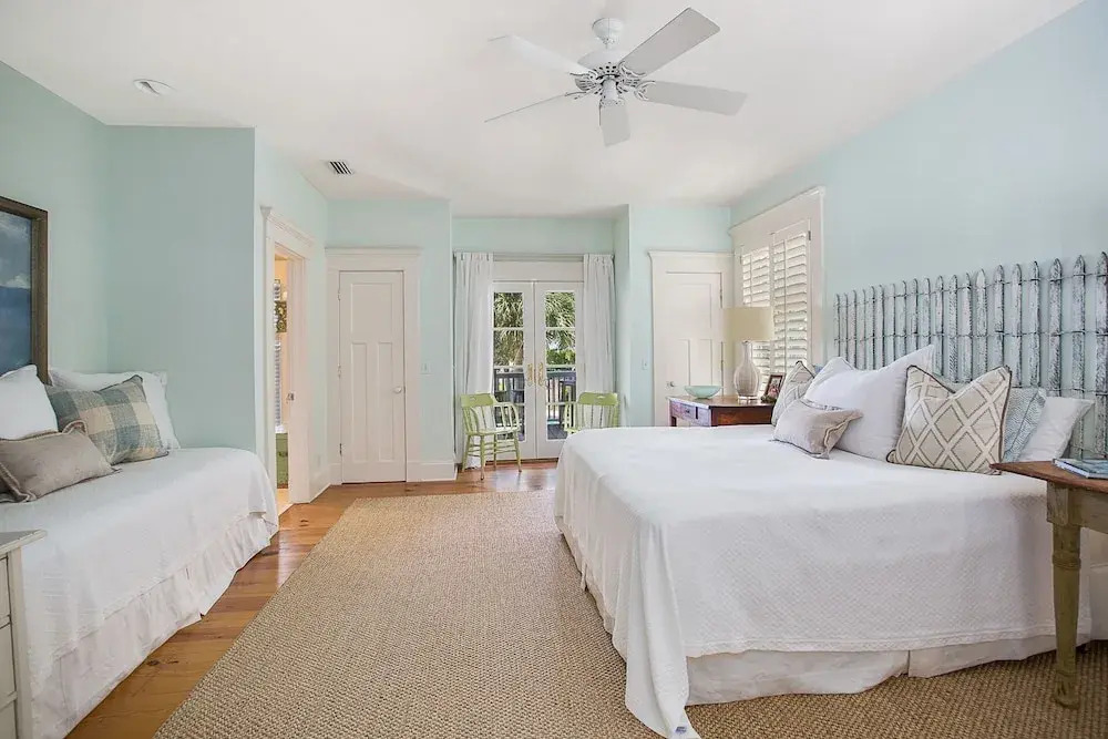 4201 10th Street by Hodnett Cooper