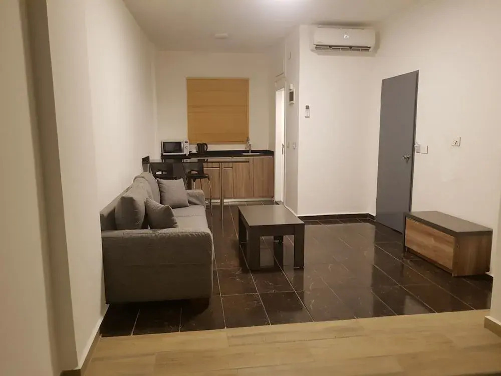 B RESIDENCE