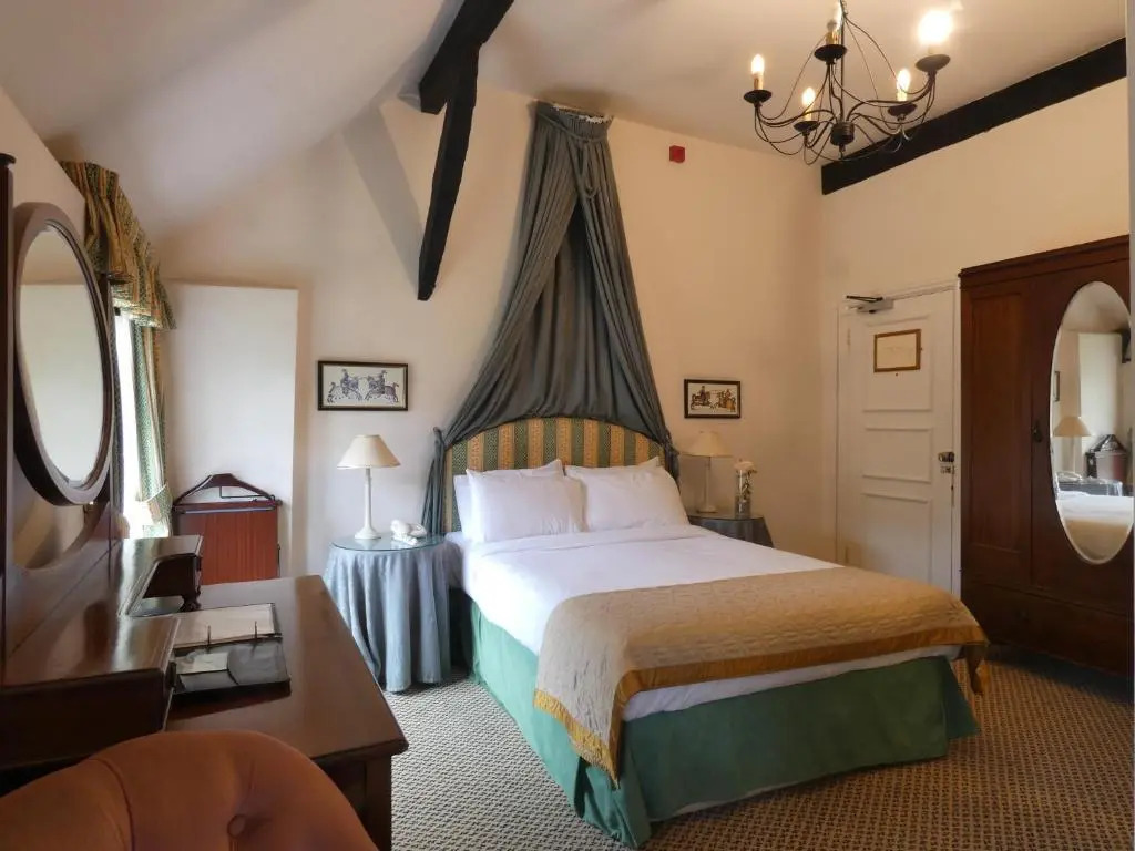 Marston Farm Hotel