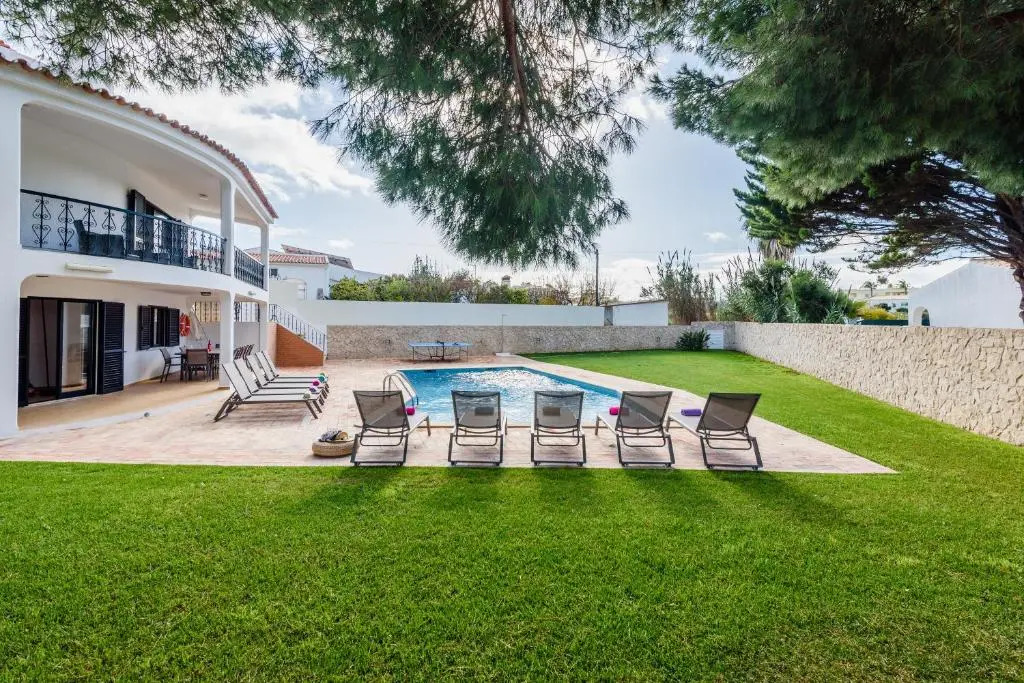 Villa Protea - 5 bedroom, beach, air-con, wifi