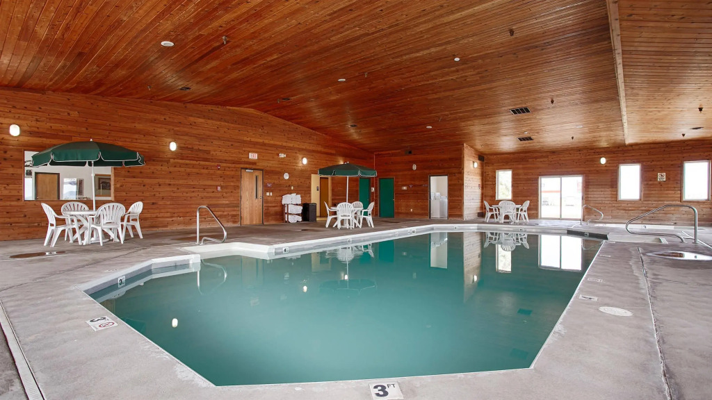 Serena Inn & Suites