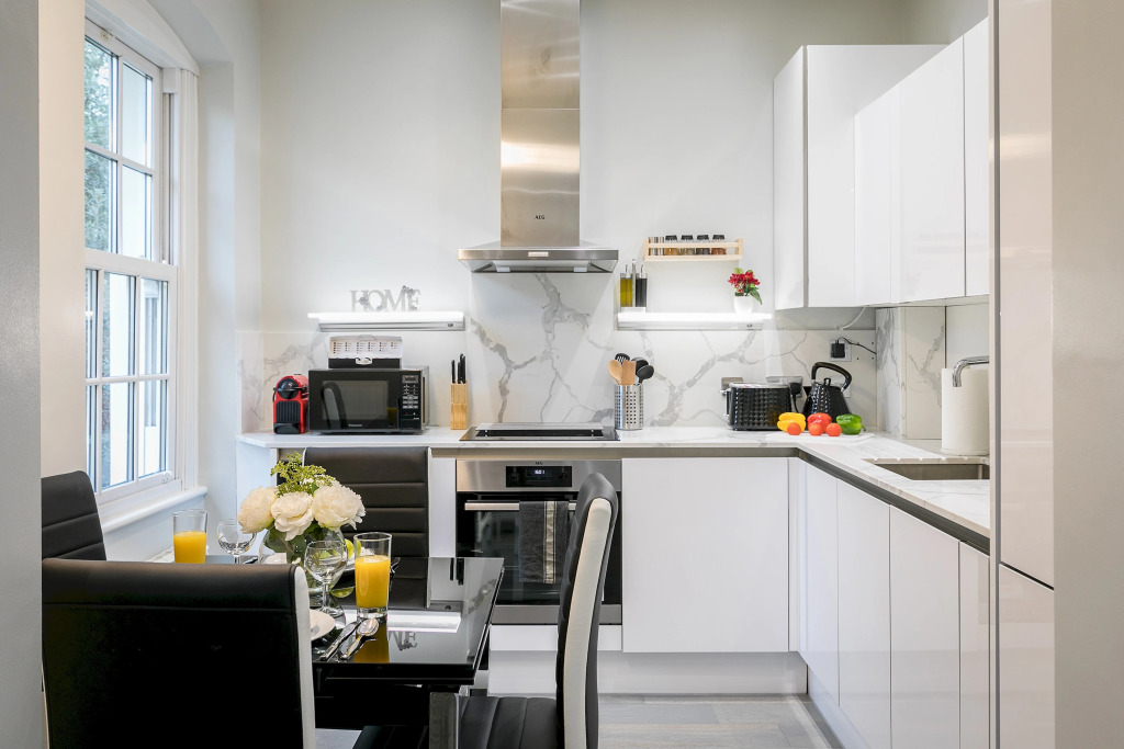 Modern 3-bed apartment in Maida Vale full AC