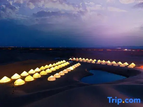 Zhongwei Shapo Tou Desert Wilderness Desert Stargazing Inn
