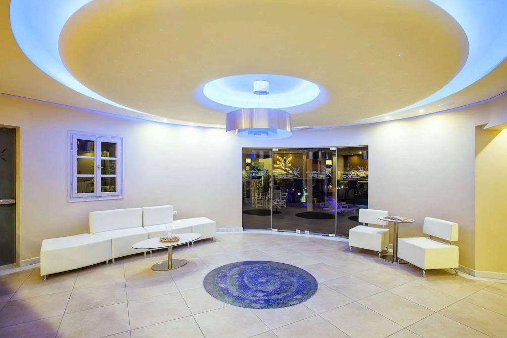 Golden Sun Hotel
