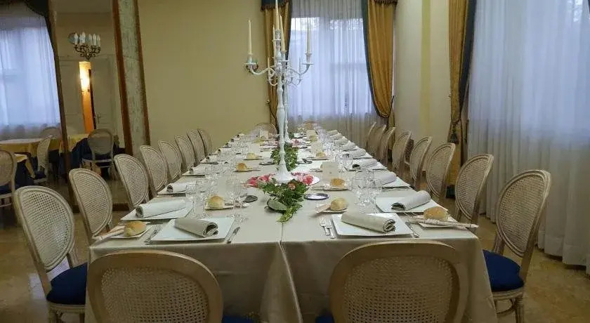 Hotel Jolly