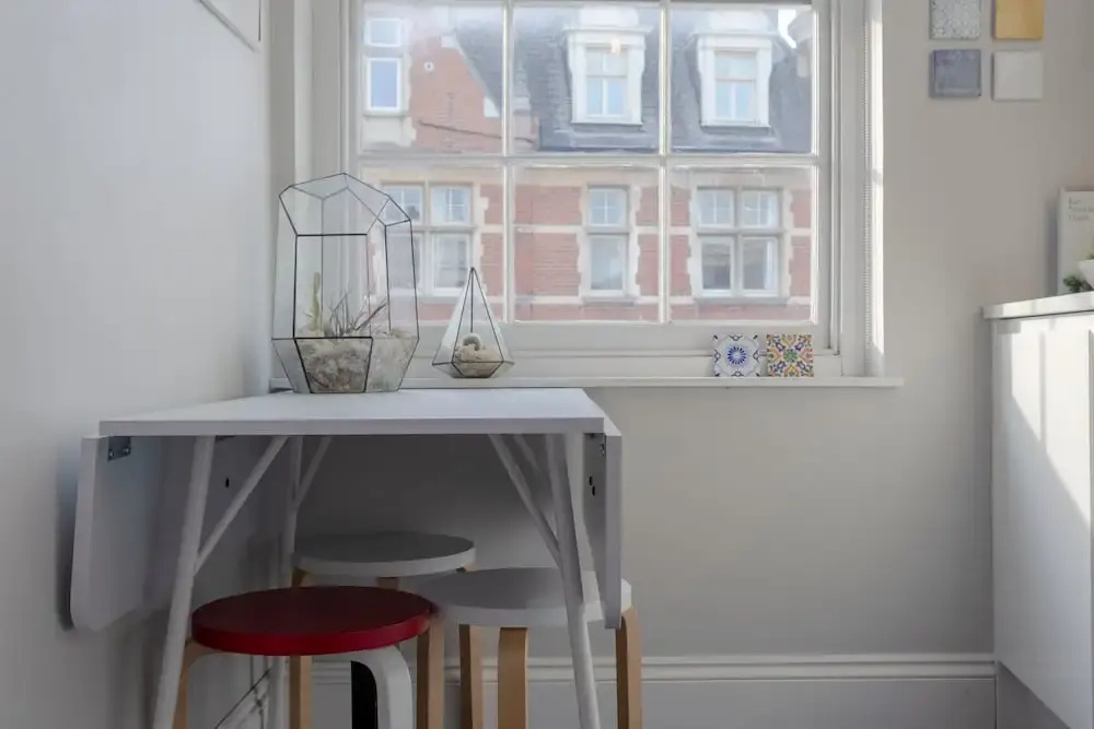 2 Bedroom Apartment in the Heart of Angel