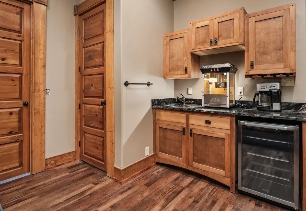 Grand Mountain Getaway 8 Bedroom Home by Redawning