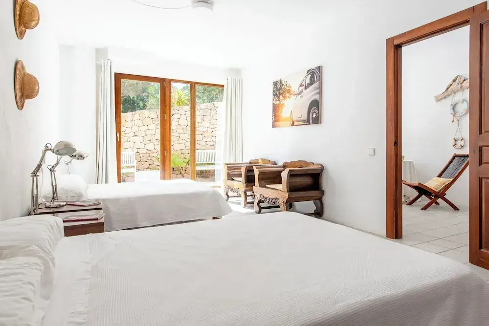 San Josep 6-bed Villa, Sleeps 14, Pool & Sea View
