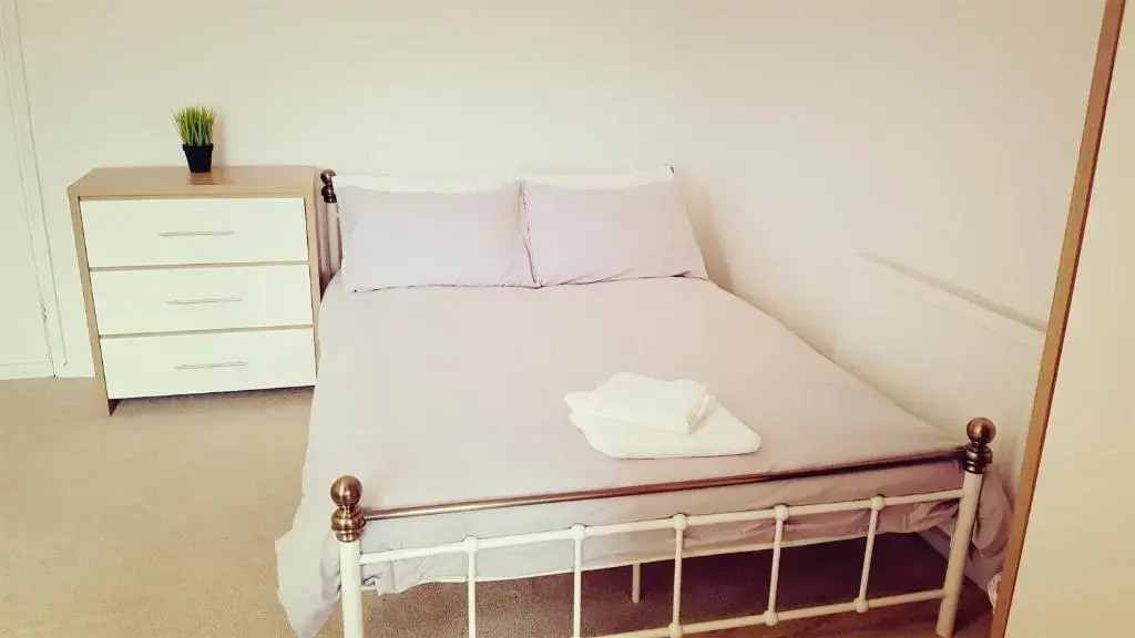 Beautiful cosy home on quiet street close to city centre