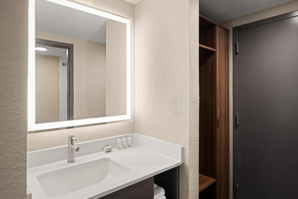 Hawthorn Extended Stay by Wyndham Nashville Airport/Opryland