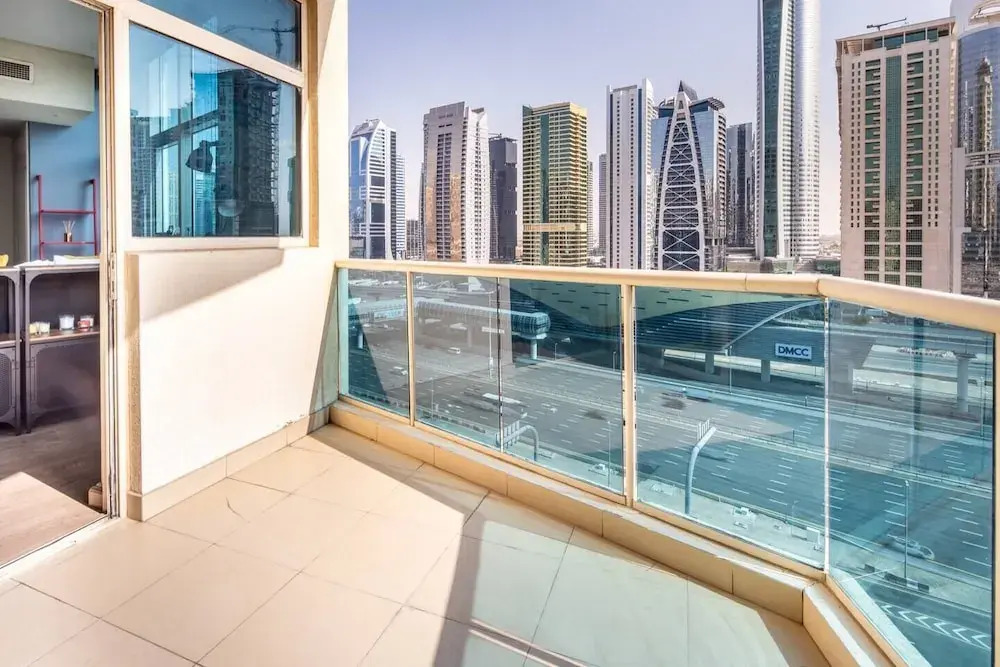 Vibrant Studio in Dubai Marina - Near Metro & Tram