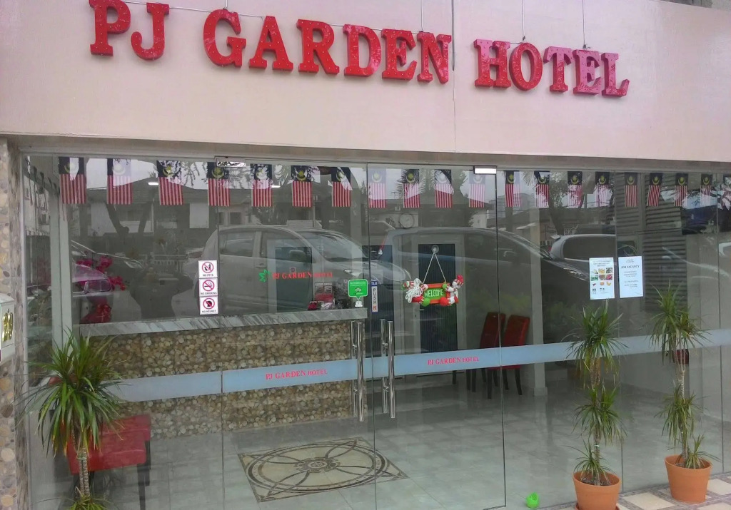 Moment Hotel