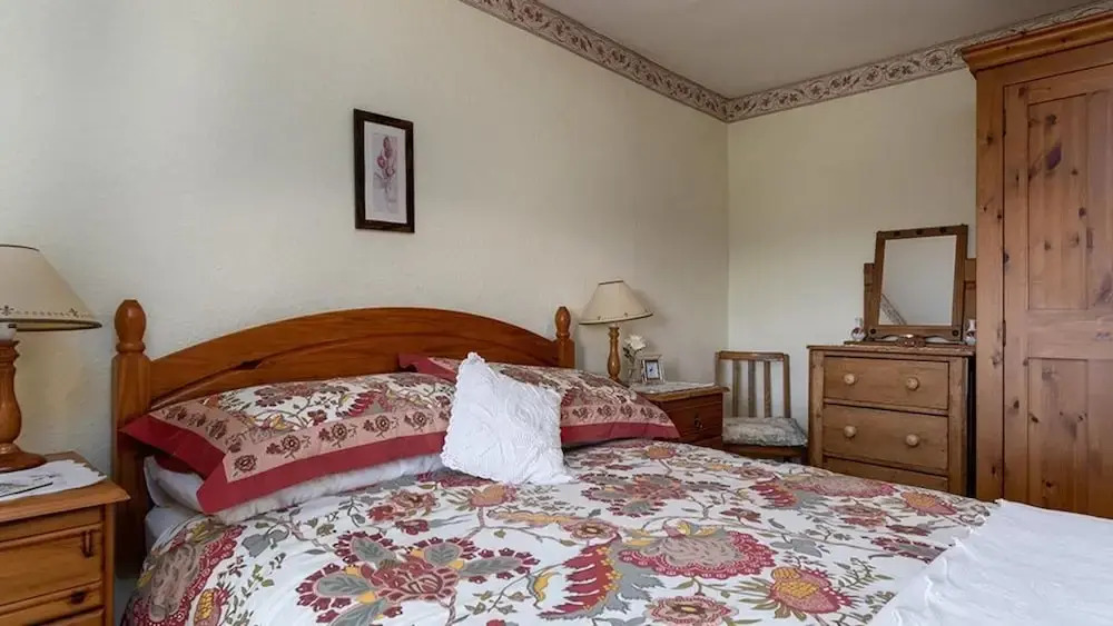 Dinas Cottage