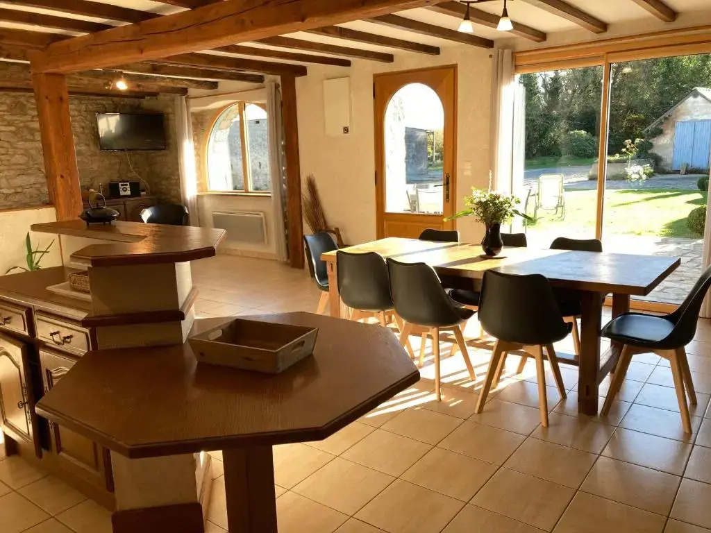 Charme ancien revisité : Gîte spacieux avec grand jardin, équipements complets, près de Guérande. - FR-1-306-1064