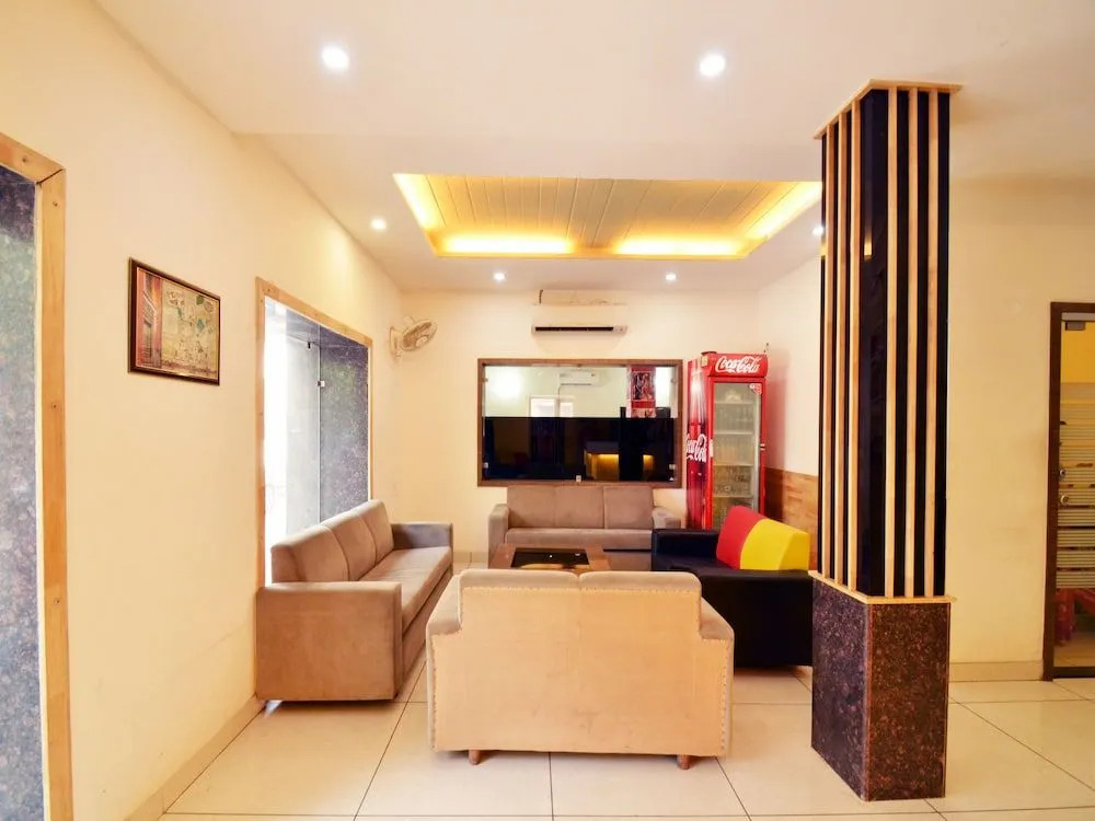 OYO 1676 Hotel Royal Punjab