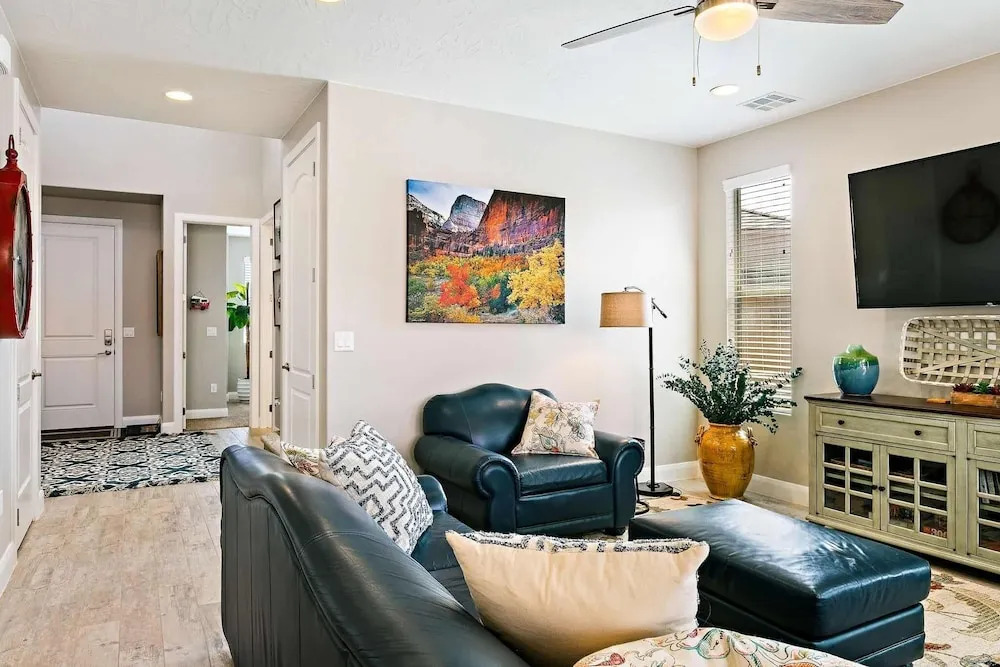 Zion Poolhouse home