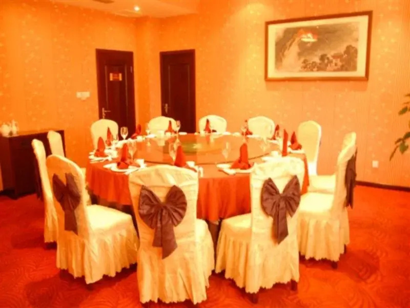 Huaxi Fishing Port Hotel