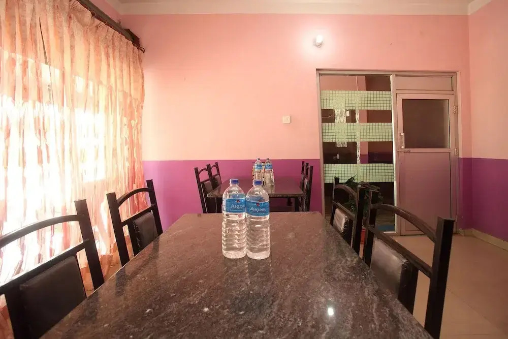 OYO 366 Hotel Anmol