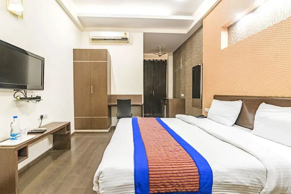 Royal Residence Huda City Centre