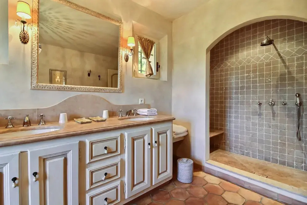 Villa With 6 Bedrooms in Gassin, With Wonderful sea View, Private Pool, Enclosed Garden