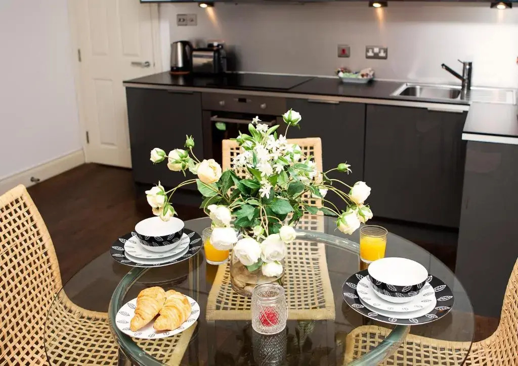 Apartment 2, Trafalgar Square (Second Floor)