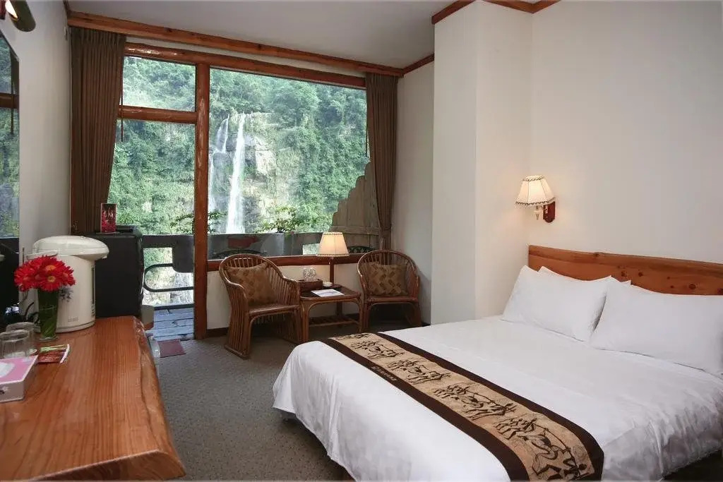 Naluwan Spring Resort Hotel