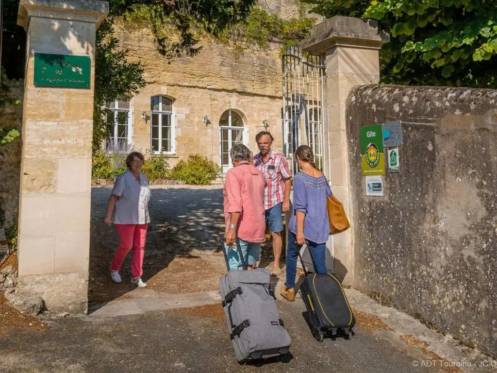 Maison troglodyte de charme avec salle de jeux et spa à Vouvray - FR-1-381-87