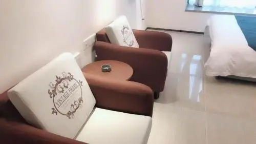 Xin Yue Zhi Lv Hotel
