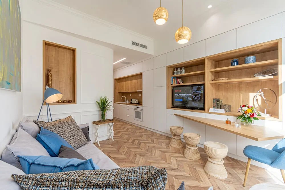 Chandakos 8 Design Apts