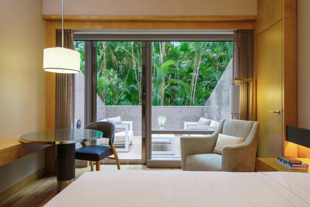 Renaissance Hong Kong Harbour View Hotel