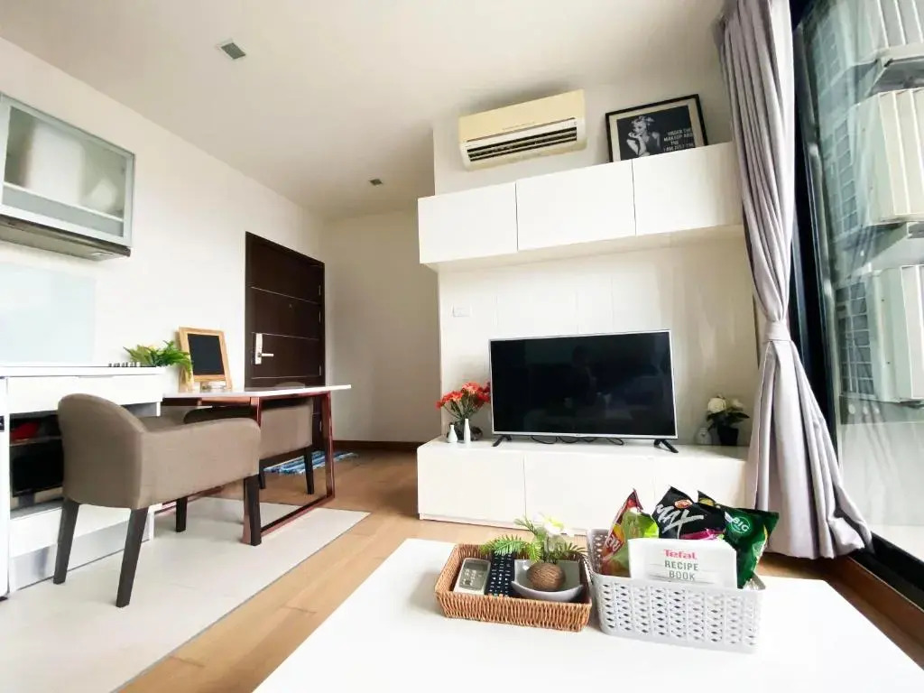 The Astra 2bedroom,close night bazaar and old city